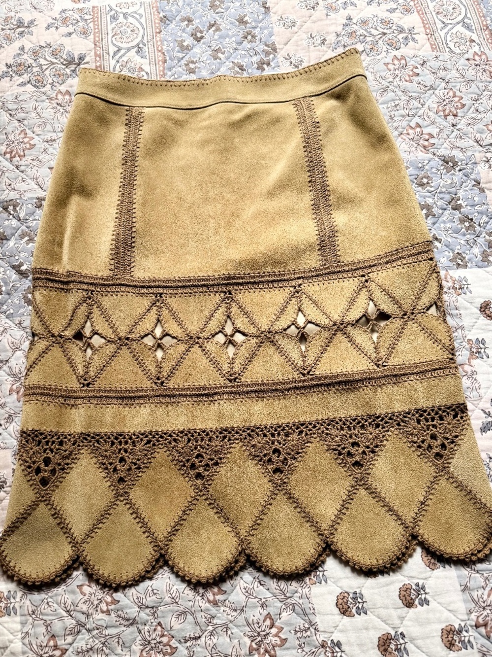 Elie Tahari Genuine Suede Leather Cutout Crochet Scallop Pencil Skirt